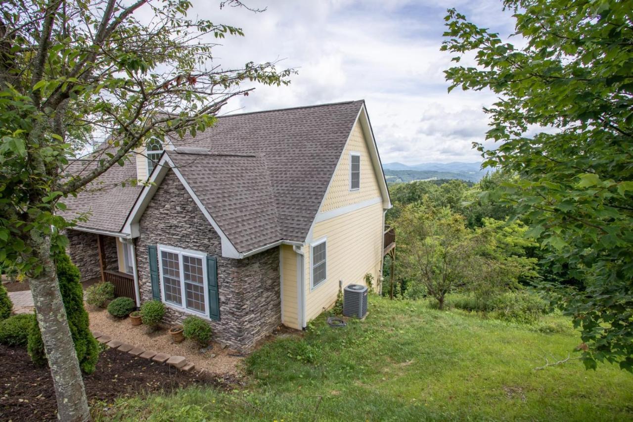 Mountain Tapestry Villa Boone Exterior photo